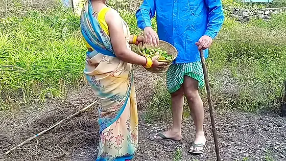 XXX Indian everbest couple enjoying sex life openly in outdoor